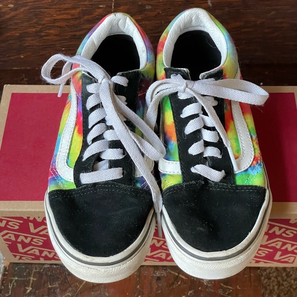 // SOLD // - Picture 1 of 8